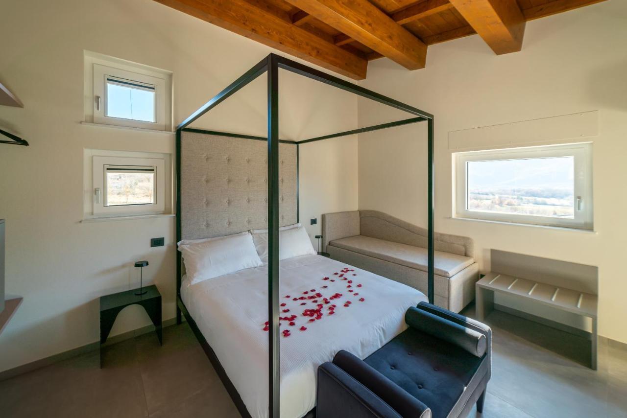Villa Porrelli Rooms & Spa Suite San Demetrio ne' Vestini ภายนอก รูปภาพ