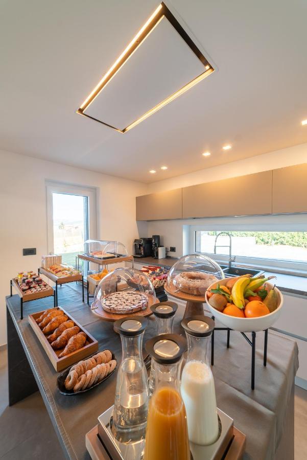 Villa Porrelli Rooms & Spa Suite San Demetrio ne' Vestini ภายนอก รูปภาพ
